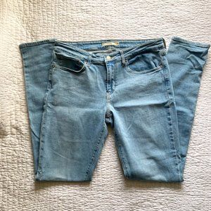 711 Levi's